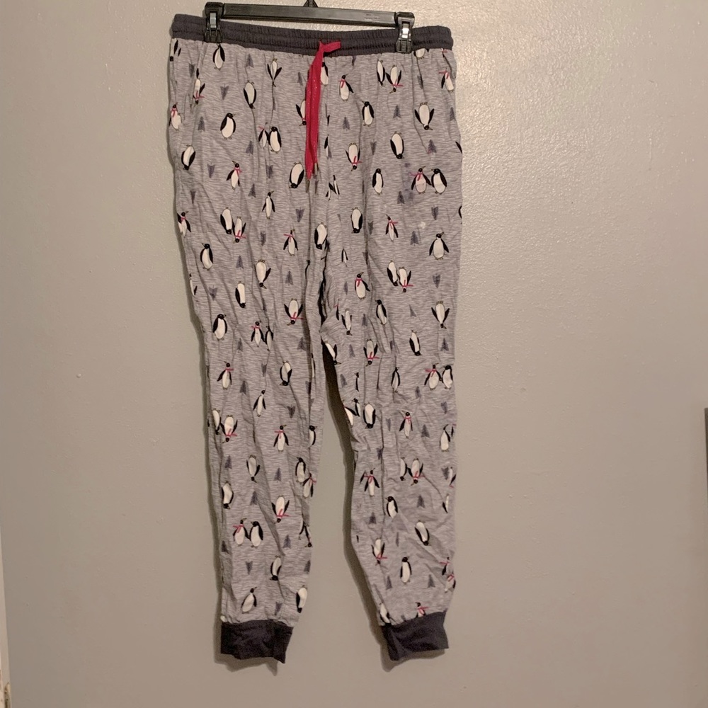 Women’s penguin pajama pants, size medium